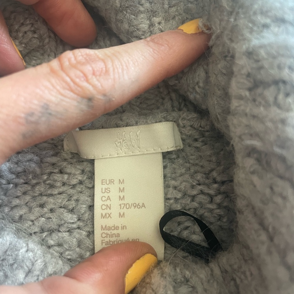 H&M turtle neck - Picture 2 of 4